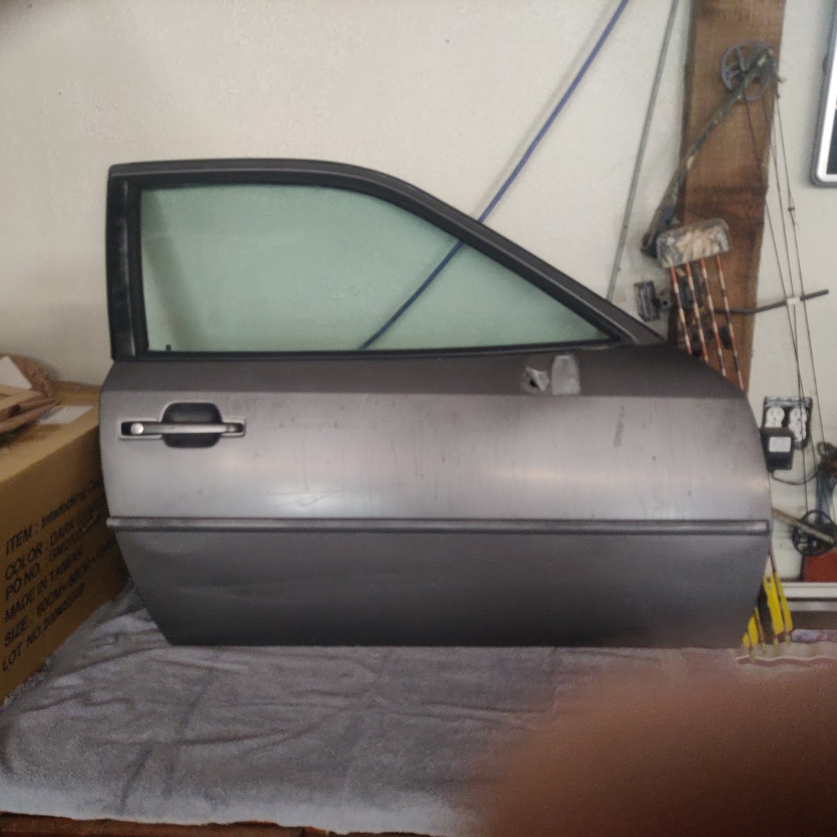 New (old) door, taken from a parts car. It was in rough shape, but the bones were there